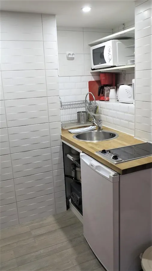 Petit Pompidou Apartment Paris