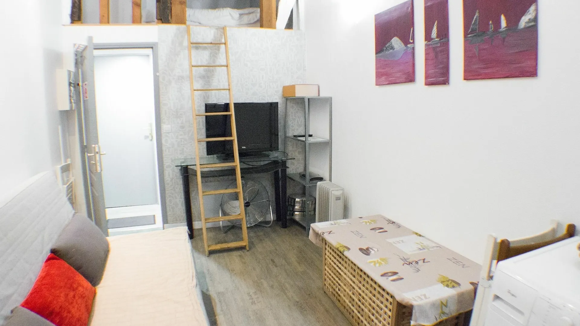 Petit Pompidou Apartment *
